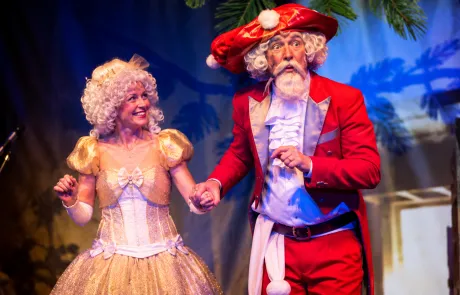 Festliches Märchen auf der Bühne Weihnachtsshow mit Magie und Comedy von Magical Moments